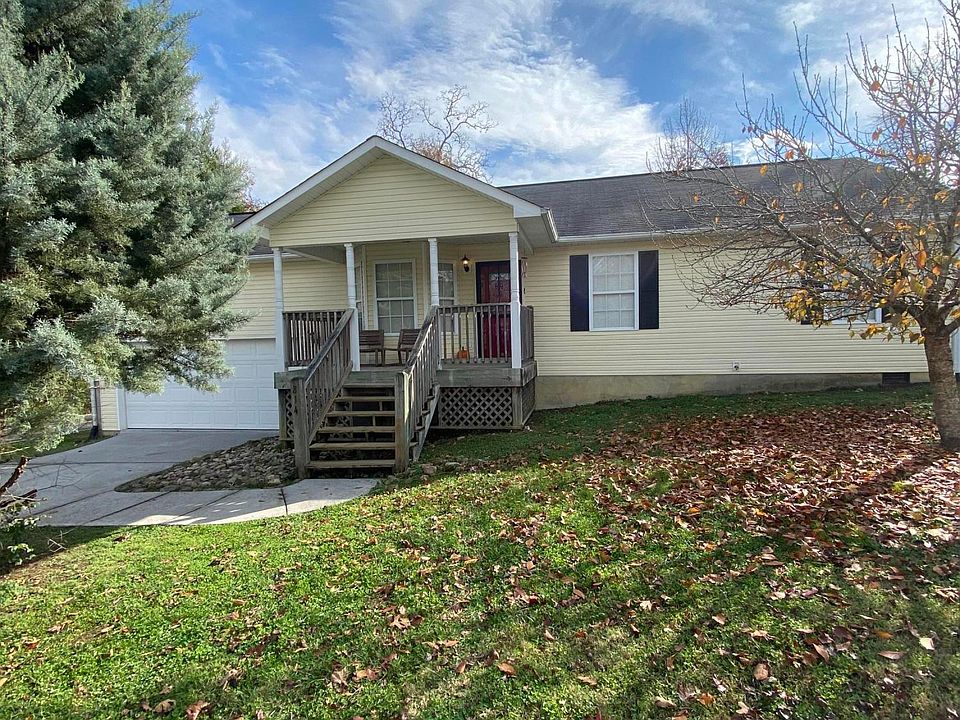1st image of 814 Centeroak Dr