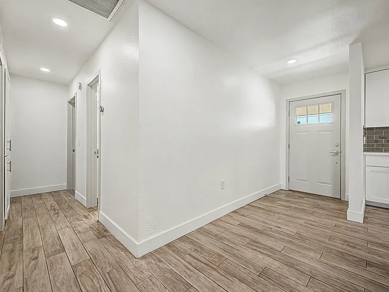 8129 E Oak St — Photo 10