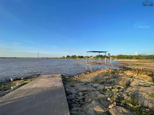 374 Pawnee Trl, Henrietta, TX 76365