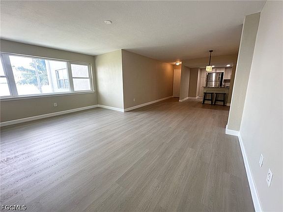 5th image of 1900 Clifford St APT 204