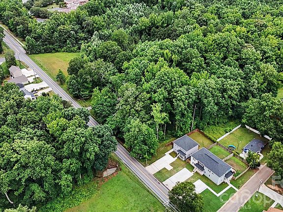 3rd image of 3511 W Sugar Creek Rd