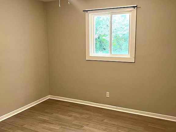 5th image of 104 Lassiter Dr #B