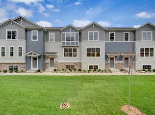 2208 Gateway Curv, Saint Paul, MN 55109