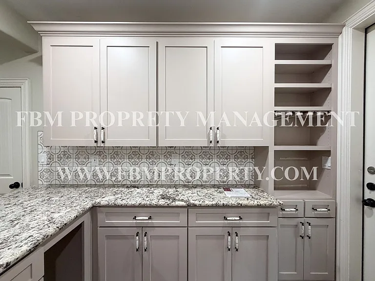 338 Post Oak Dr — Photo 13