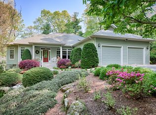 428 Chaparral Ln, Flat Rock, NC 28731