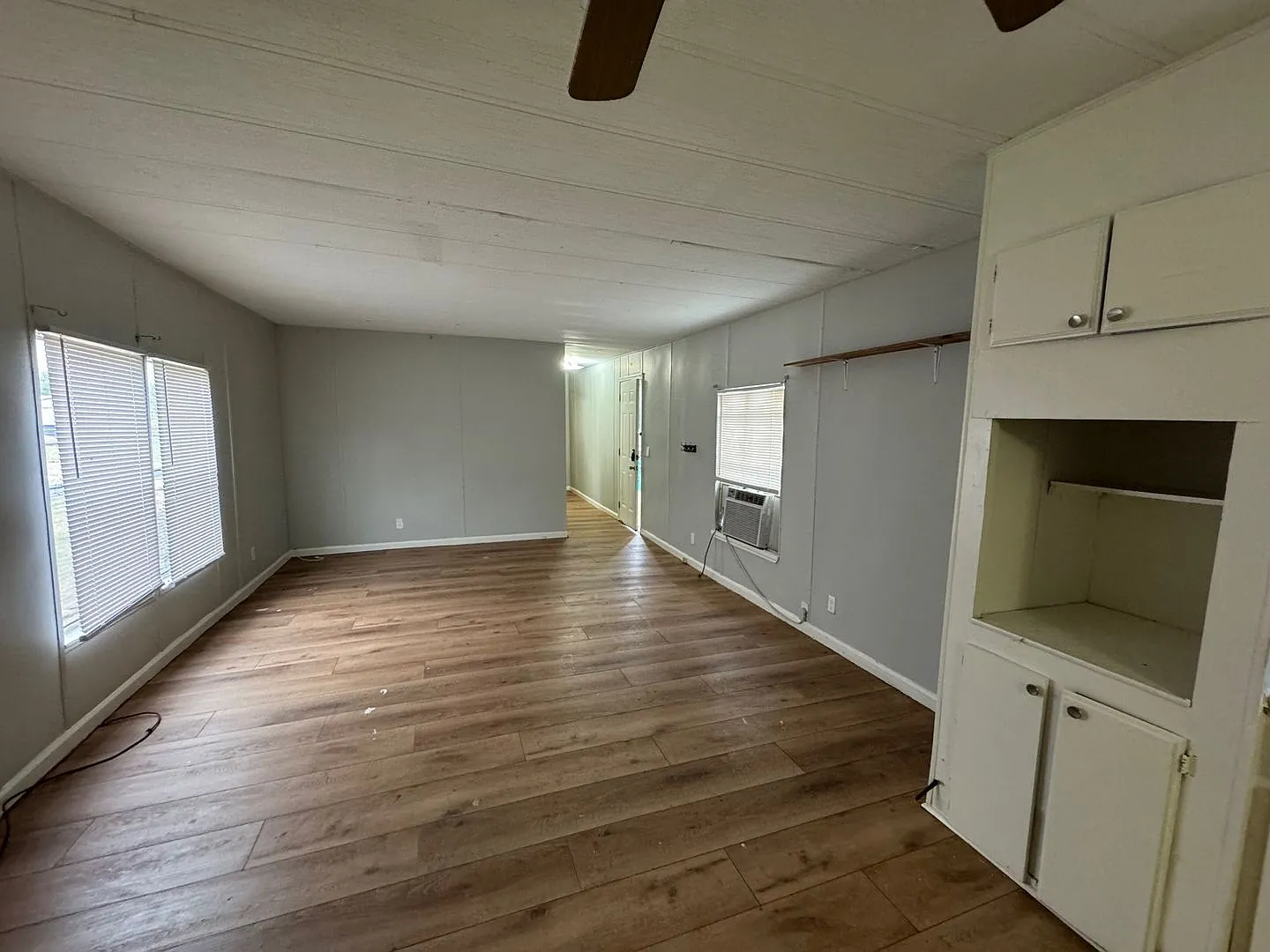 Large Manufactured Home — Photo 4