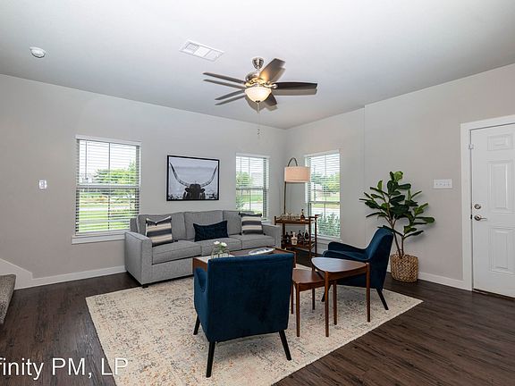 2nd image of 1413 Orchid Dr #B