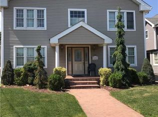 138 Dow Ave, Mineola, NY 11501