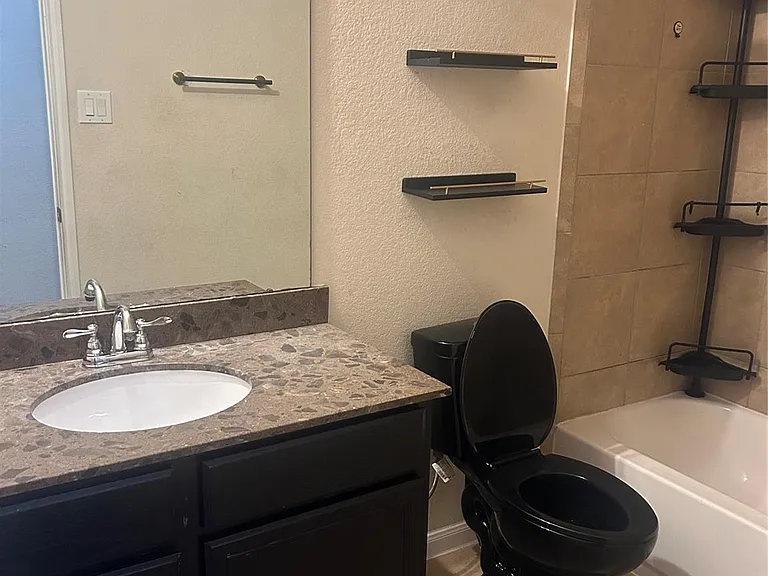8407 N Broadleaf Ave — Photo 23