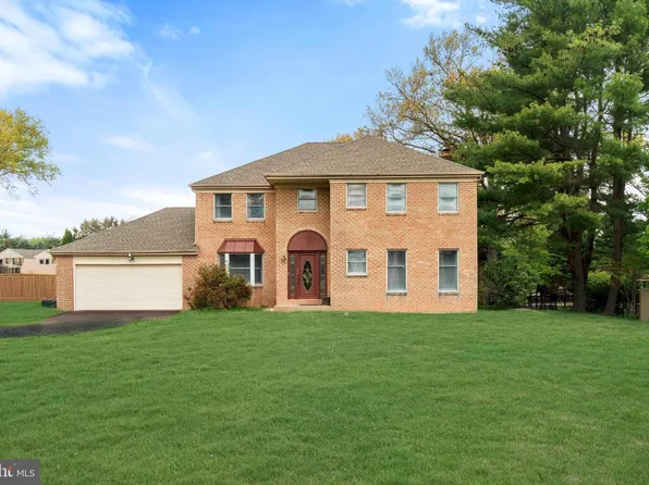 50 N Kitty Knight Dr, Churchville, PA 18966