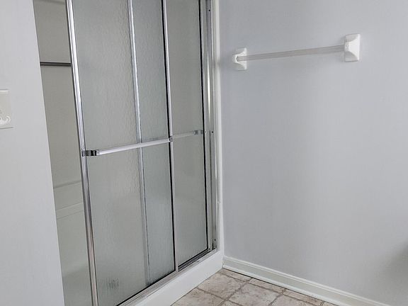 4th image of 1064 Larkspur Ct