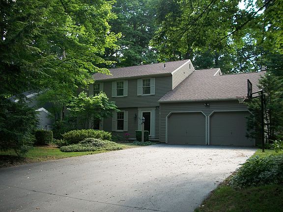 3rd image of 8737 Columbine Cir