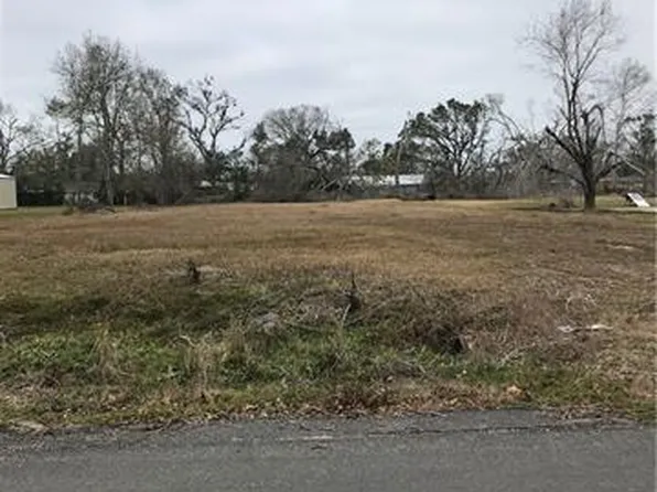Tara Dr, Sulphur, LA 70665