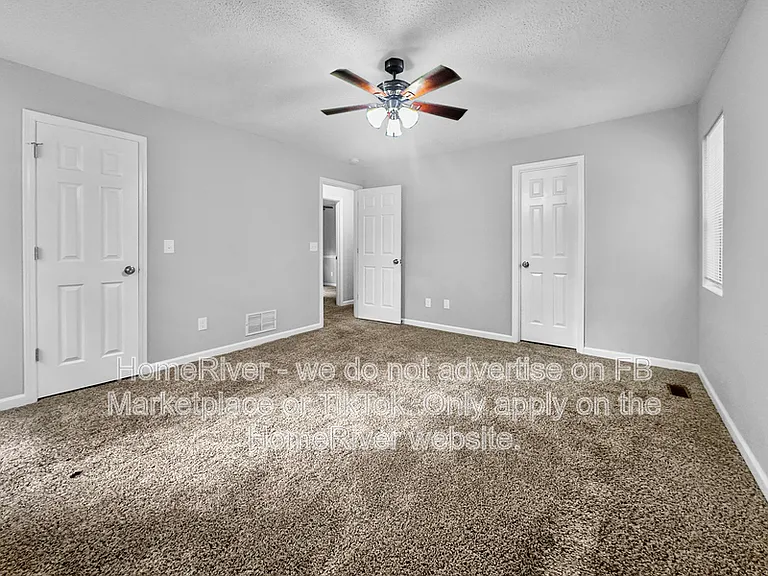 555 Browning Cir — Photo 12