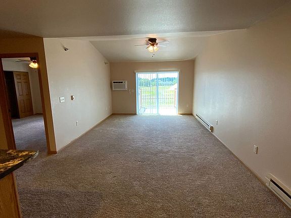 5th image of 1010 Berry Ave APT 318
