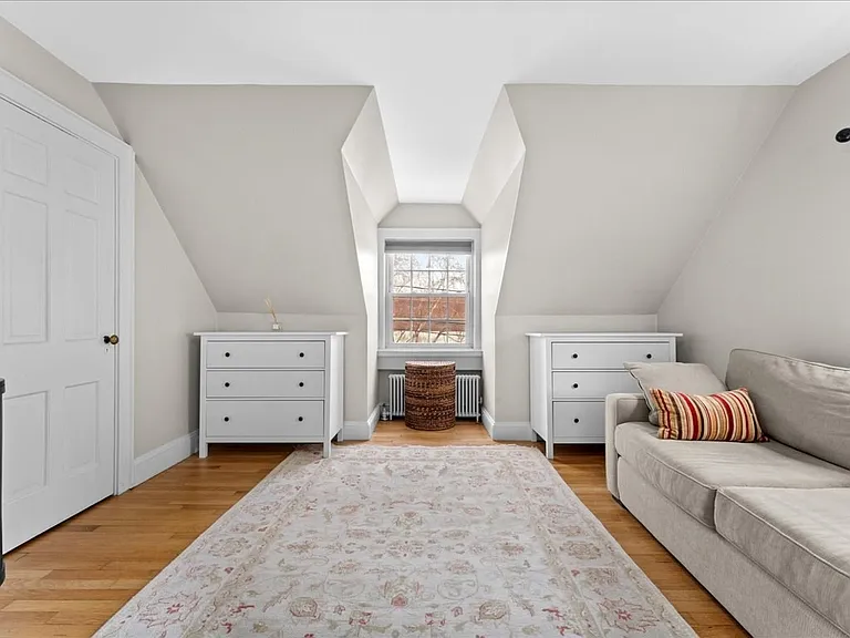 40 Lake Shore Rd — Photo 30