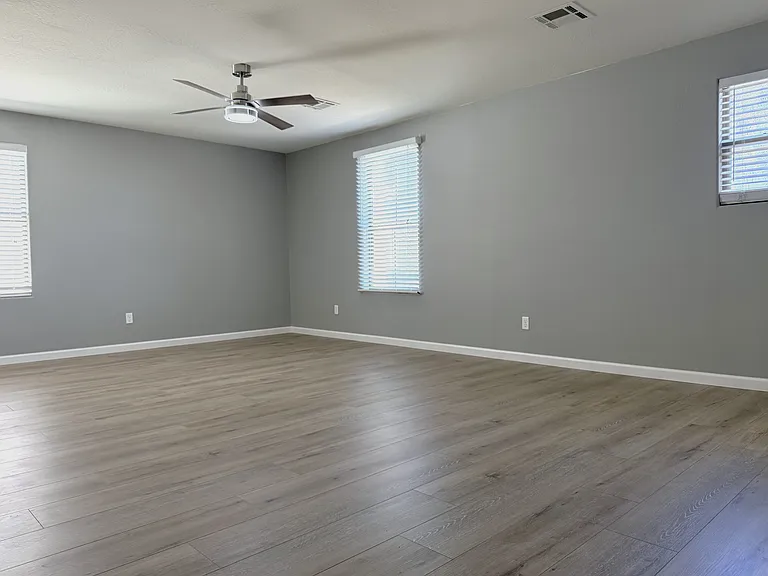 4056 E Devon Dr — Photo 18