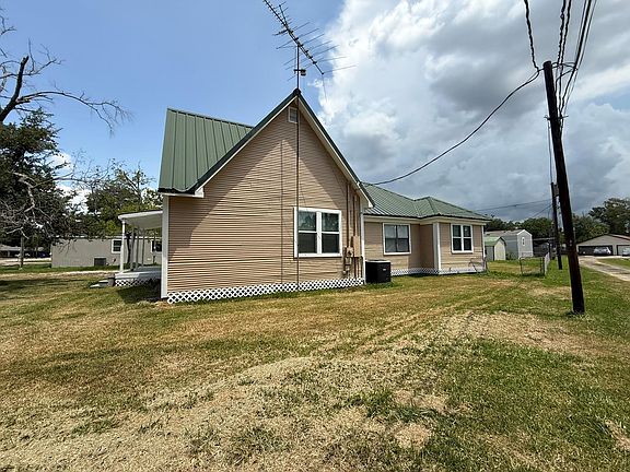 5th image of 109 Maple St