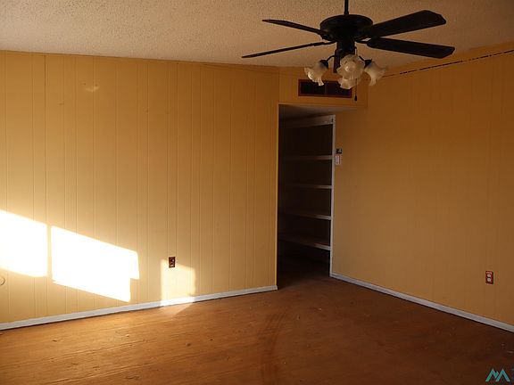 2nd image of 913 S 10th St