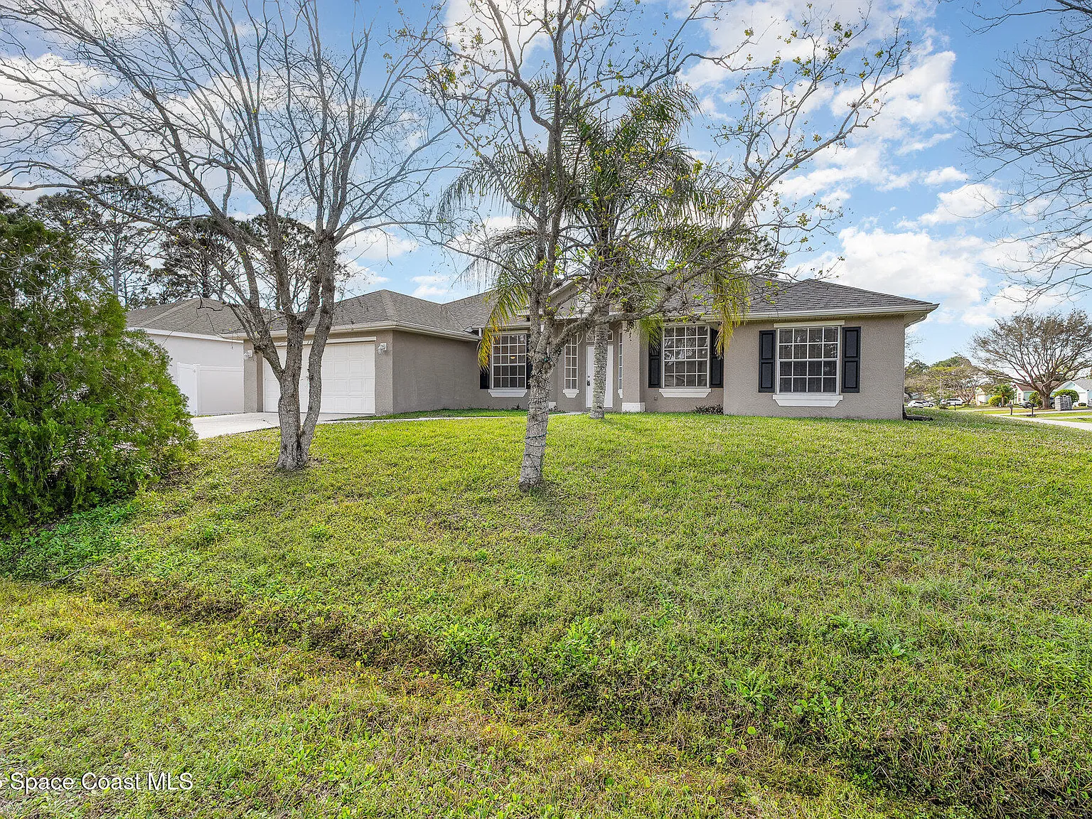 4 bed, 3.0 bath, 2159 sqft, $2,300 — Photo 4