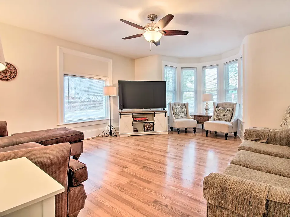 10 E Hill Rd #1