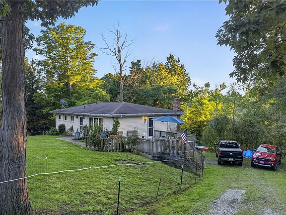 2nd image of 295 Linnwood Rd