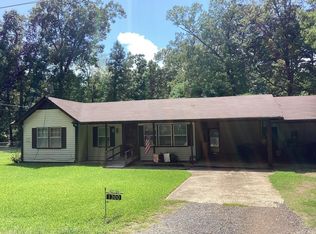 1300 S James St, Hope, AR 71801