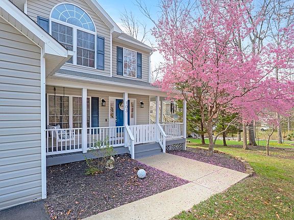 3rd image of 103 Riverside Dr