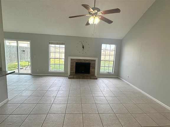 4th image of 2602 Townhall Ln