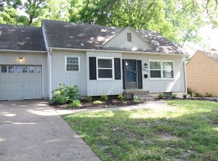 5316 W 50th St, Roeland Park, KS 66205