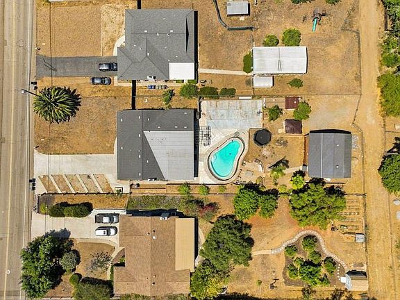 4th image of 1572 Hidden Mesa Rd