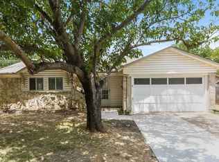1814 SE 4th St, Grand Prairie, TX 75051
