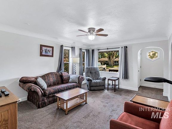 5th image of 2724 College Ave