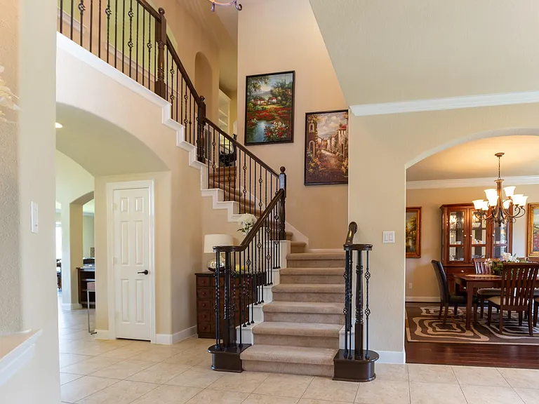 162 W Hullwood Ct — Photo 9