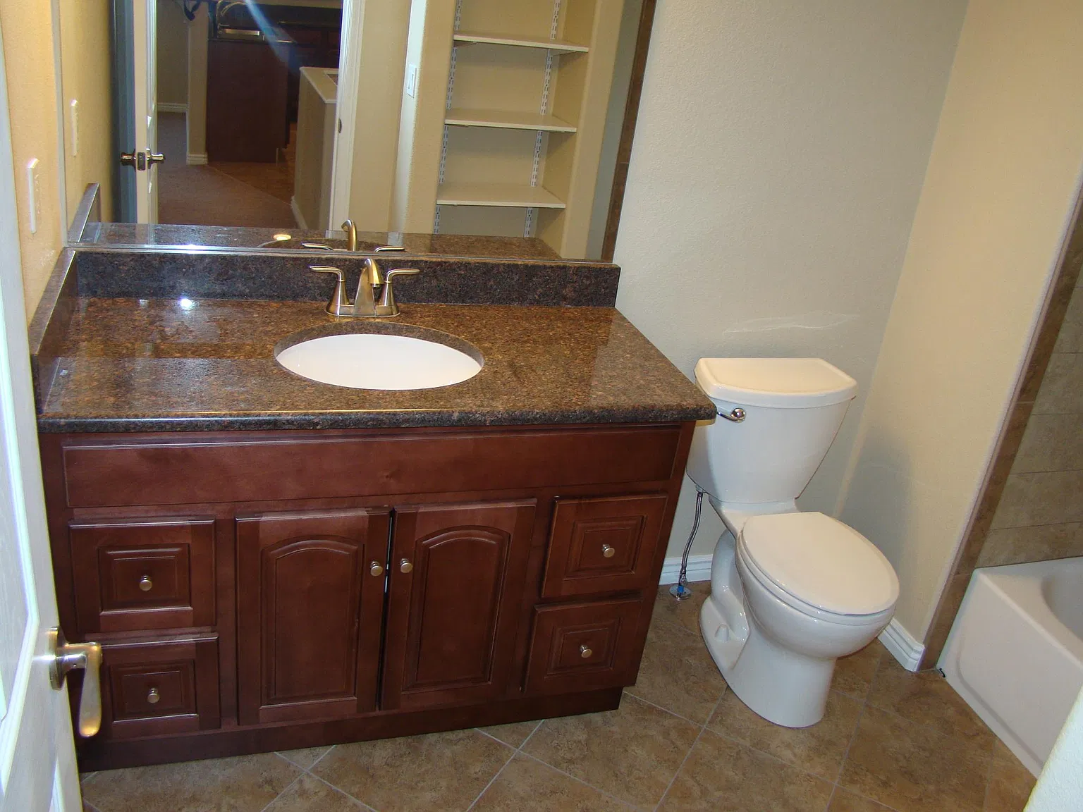 4 bed, 1352 sqft, $2,190 — Photo 3