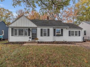 8324 Summit St, Kansas City, MO 64114