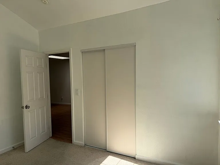 3829 Delaware Ave — Photo 25