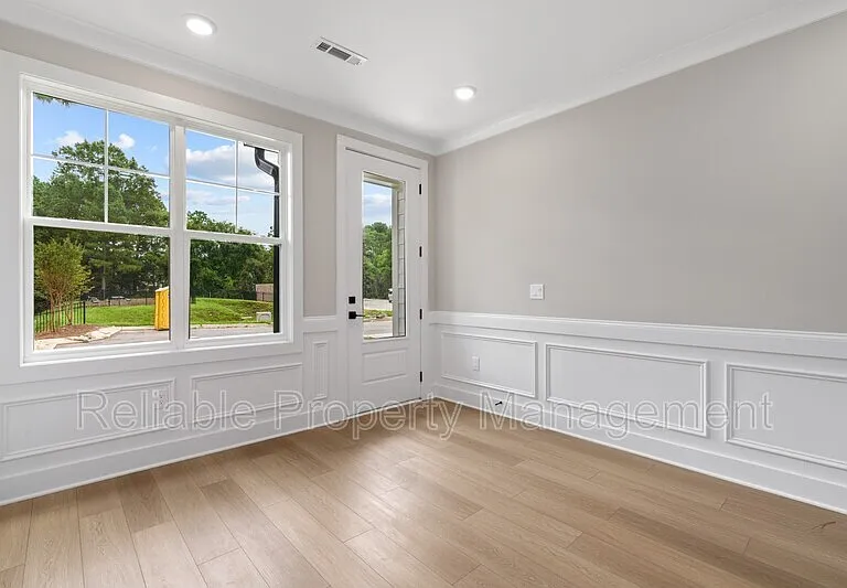 4603 Malone Ct #1/2 — Photo 8