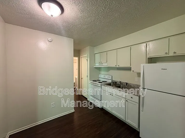 3001 Idylwilde Blvd #1B — Photo 3