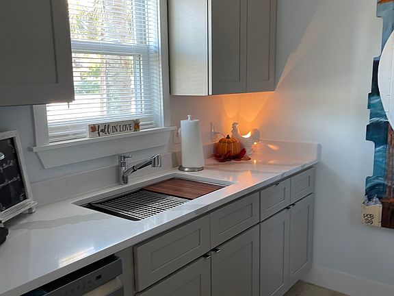 4th image of 1301 Beck Ave APT 11