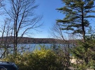 1042 Lakeside Dr E, Highland Lakes, NJ 07422