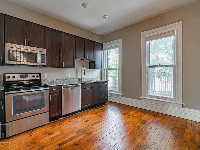 216 W. Hubbard Ave — Photo 12