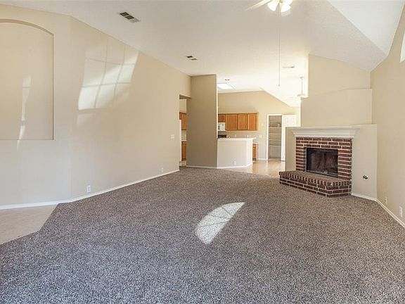 4th image of 813 Cain St
