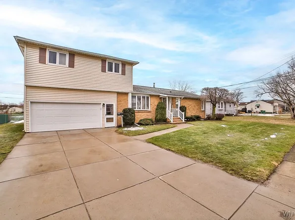 4257 Salem Dr, Buffalo, NY 14219