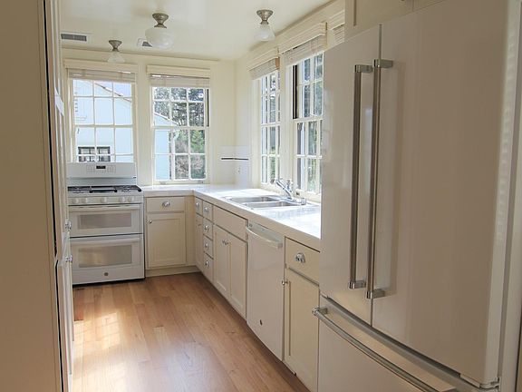4th image of 954 Lincoln Blvd