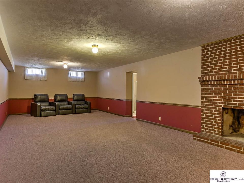 2nd image of 6940 Cuming St
