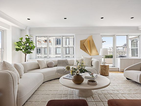 3rd image of 40 E 84th St APT 17A