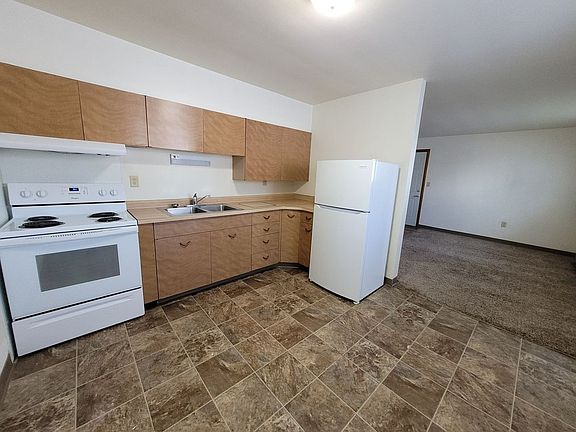 5th image of 132 6th Ave N Unit 3