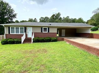 111 Bowen Dr, Pickens, SC 29671