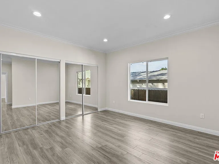 6715 Cedros Ave — Photo 15